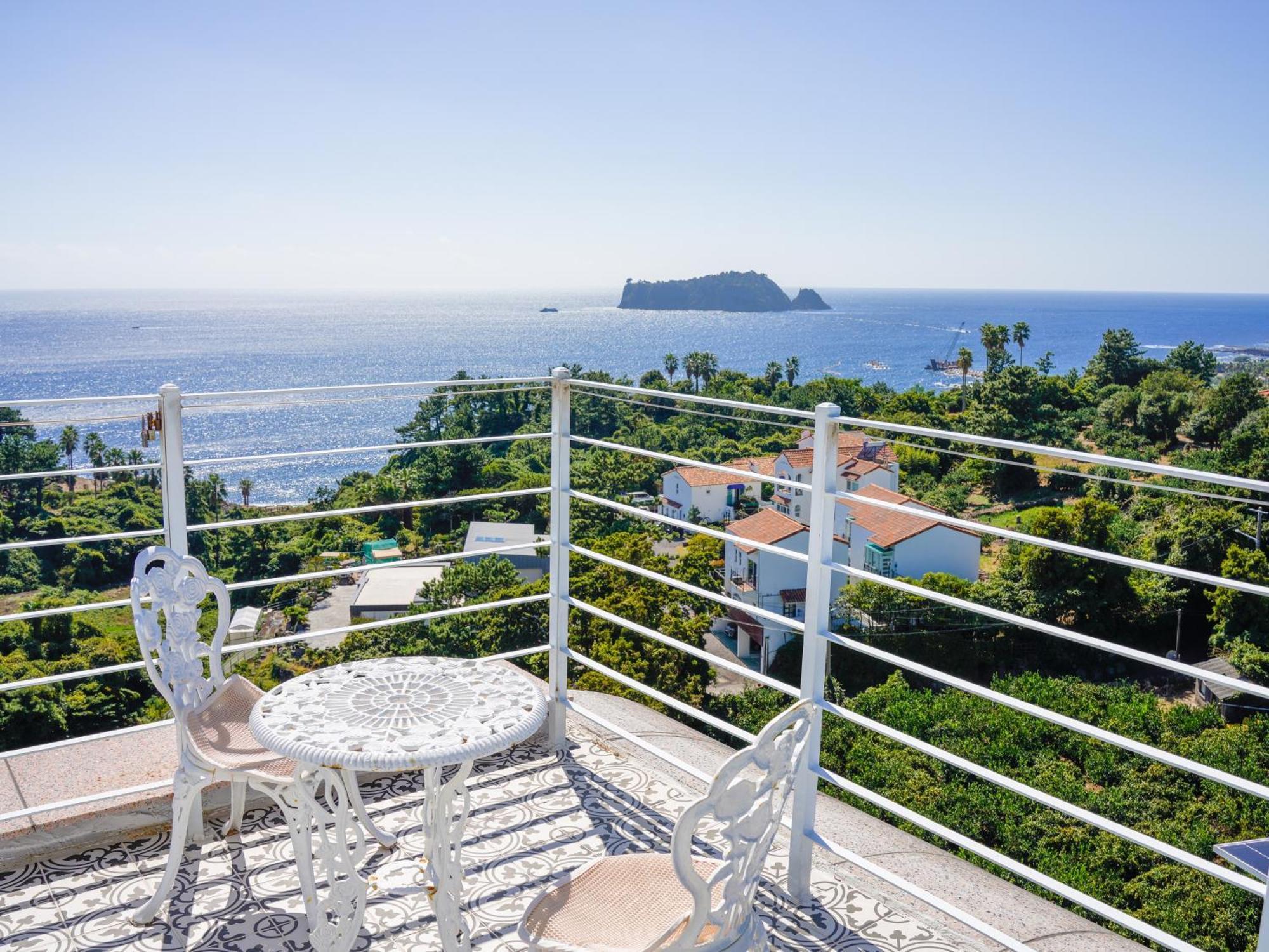 Goldone Hotel & Suites Seogwipo Ngoại thất bức ảnh