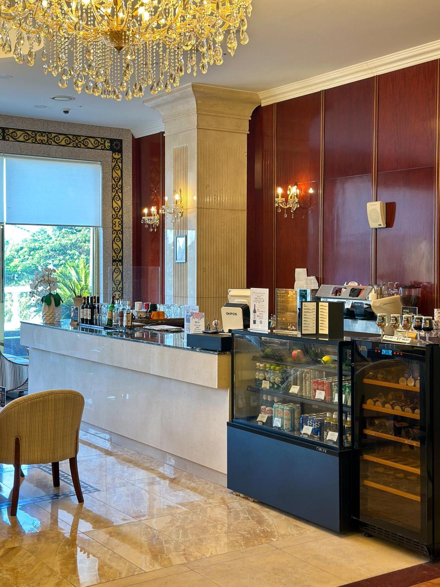 Goldone Hotel & Suites Seogwipo Ngoại thất bức ảnh