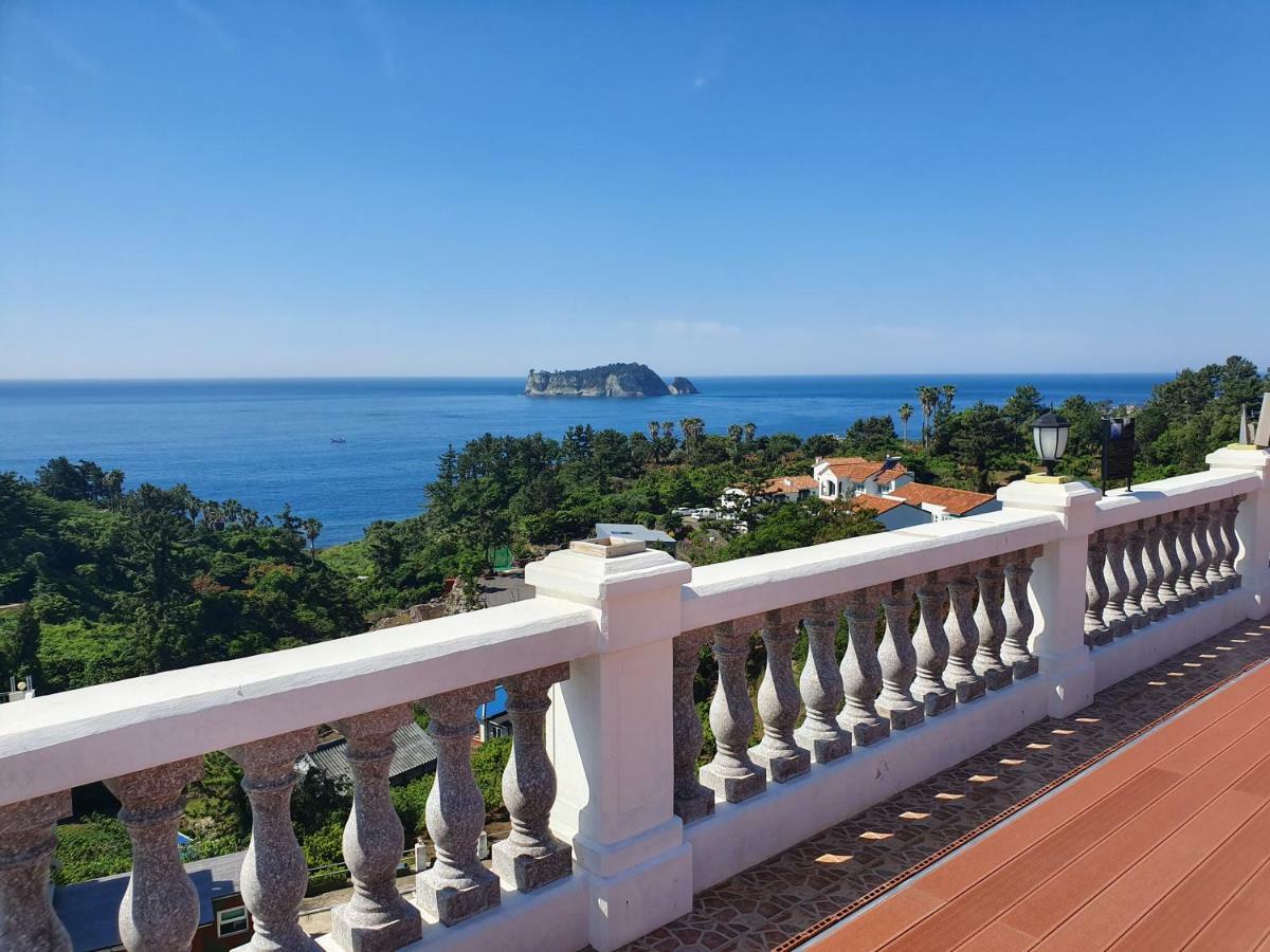 Goldone Hotel & Suites Seogwipo Ngoại thất bức ảnh